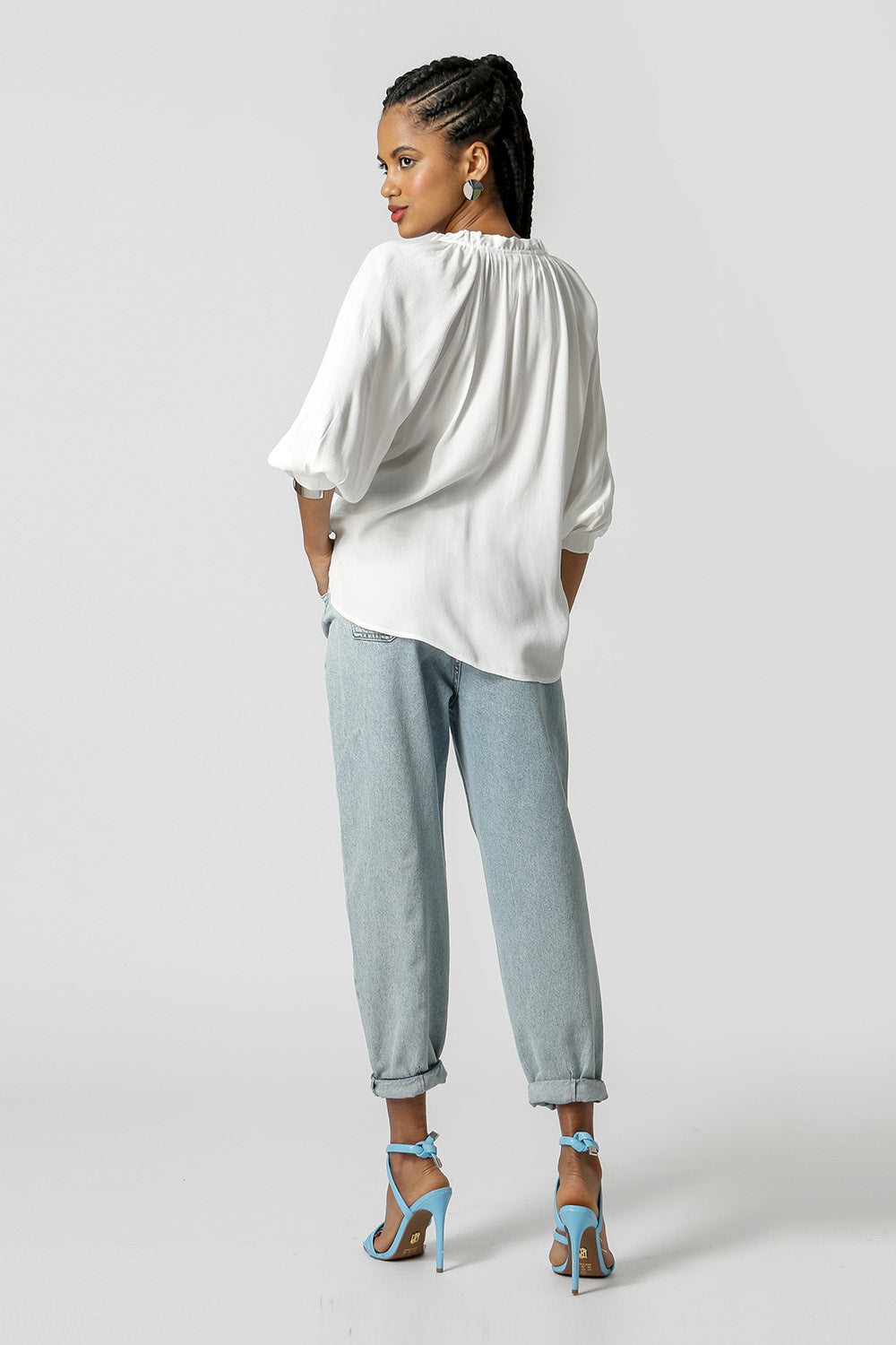 OFF WHITE