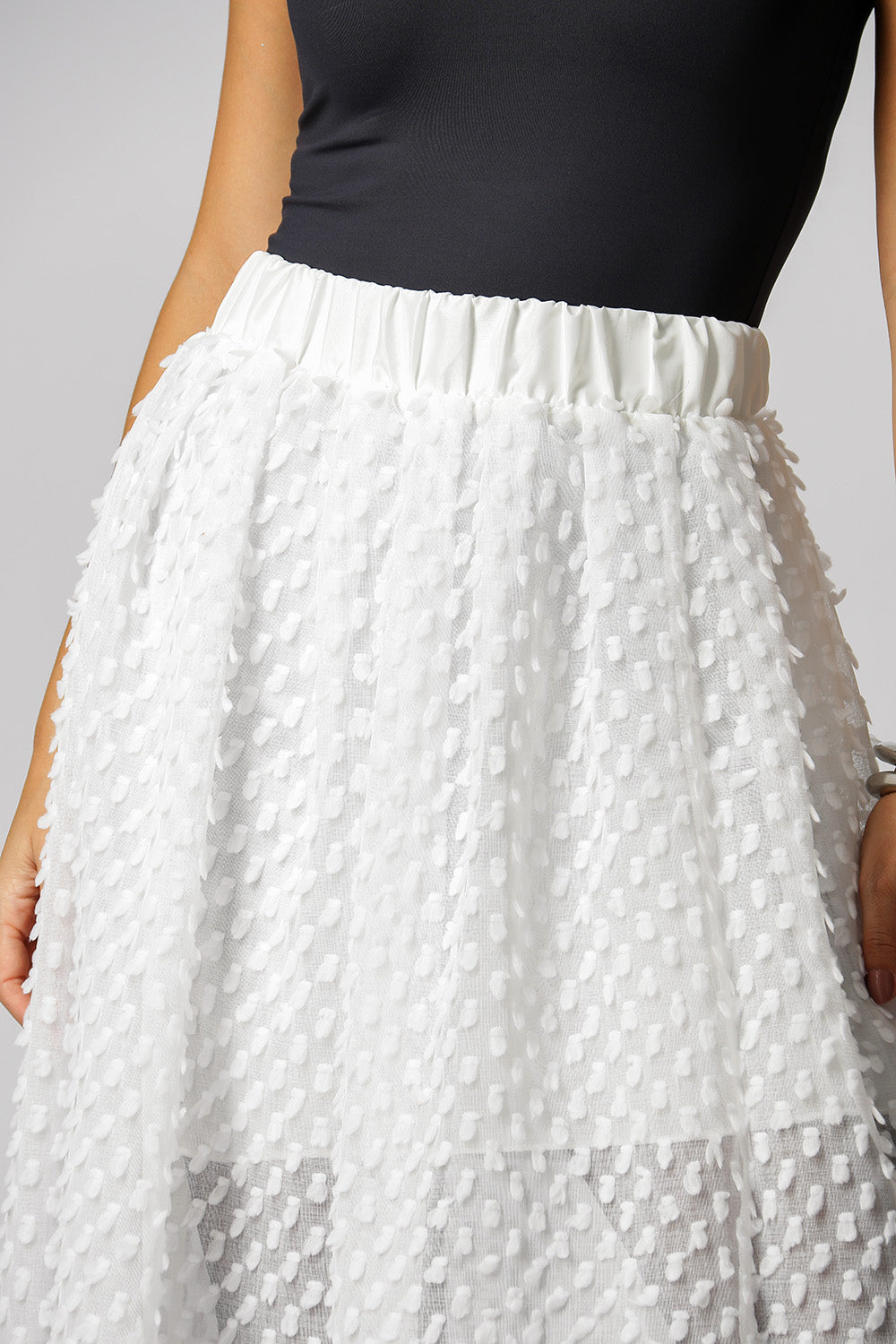 OFF WHITE