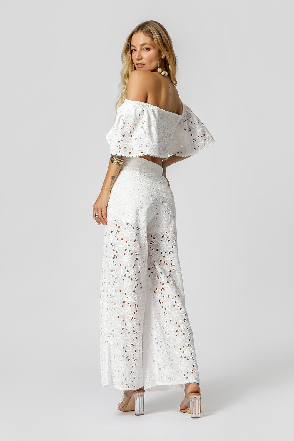 OFF WHITE