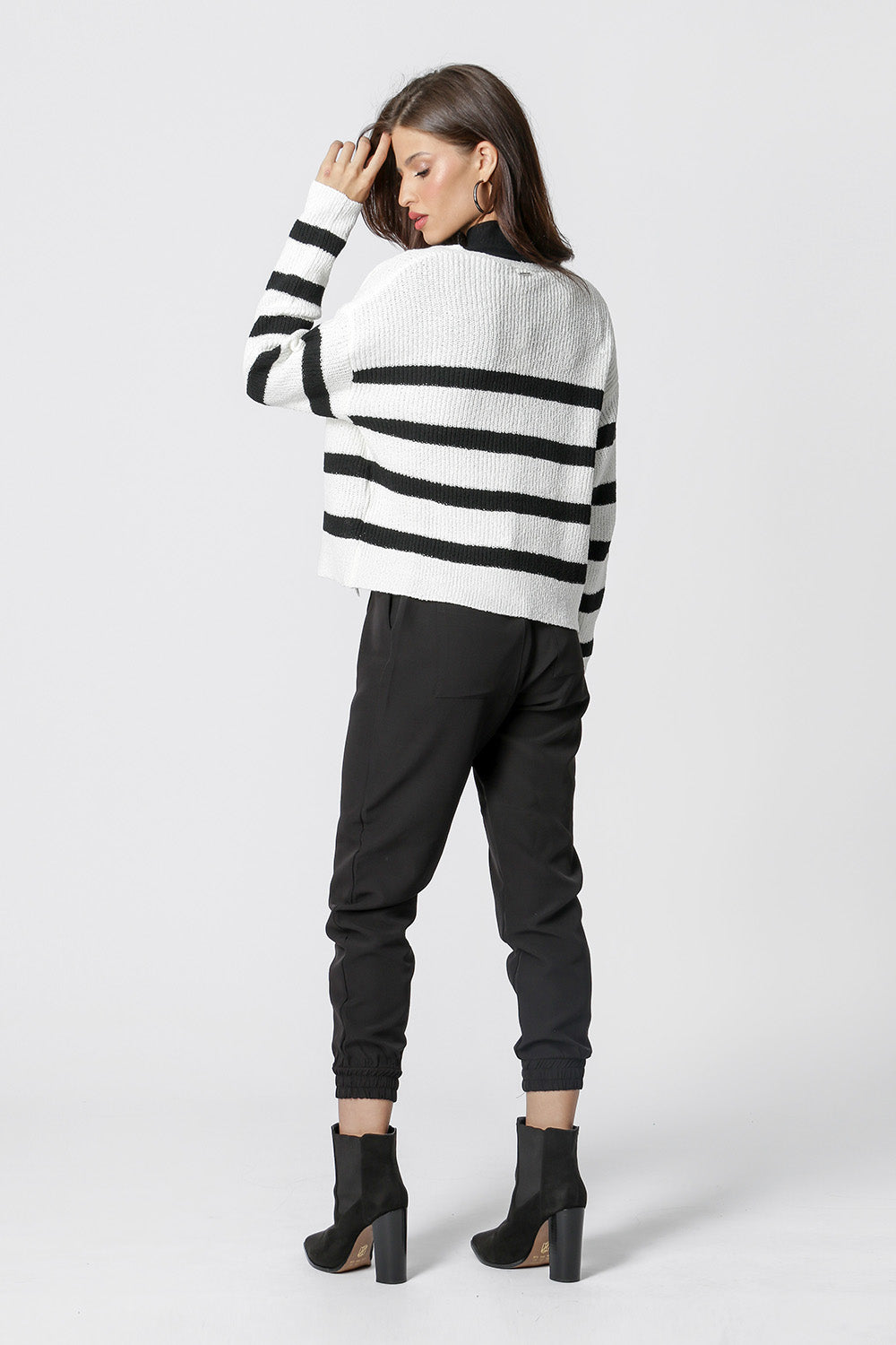 OFF WHITE