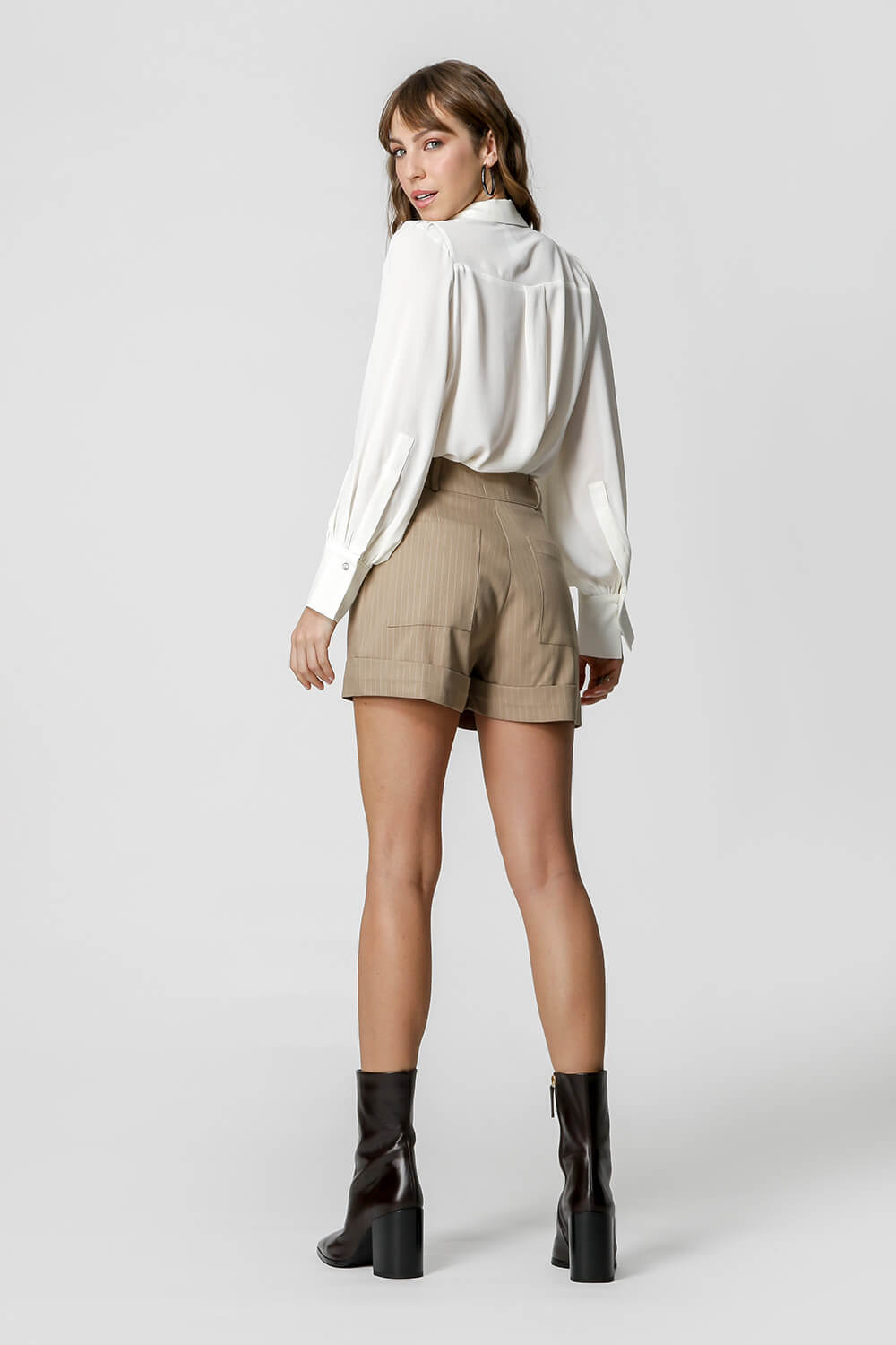 OFF WHITE
