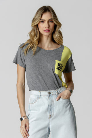 Camiseta con bolsillo delantero - MEZCLA NEGRA