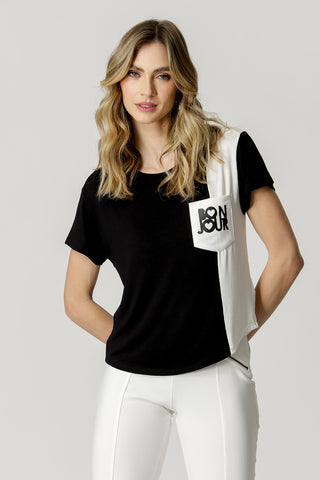 Camiseta con bolsillo delantero - NEGRA