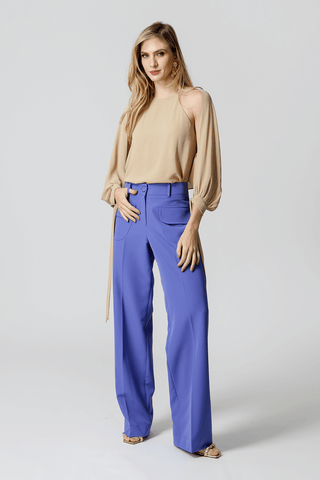 Pantalones con bolsillos y solapas - AZUL KLEIN 1