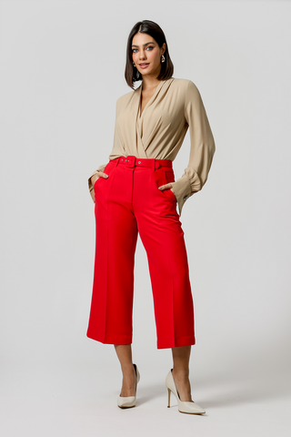 Calça Pantacourt Com Cinto - VERMELHO