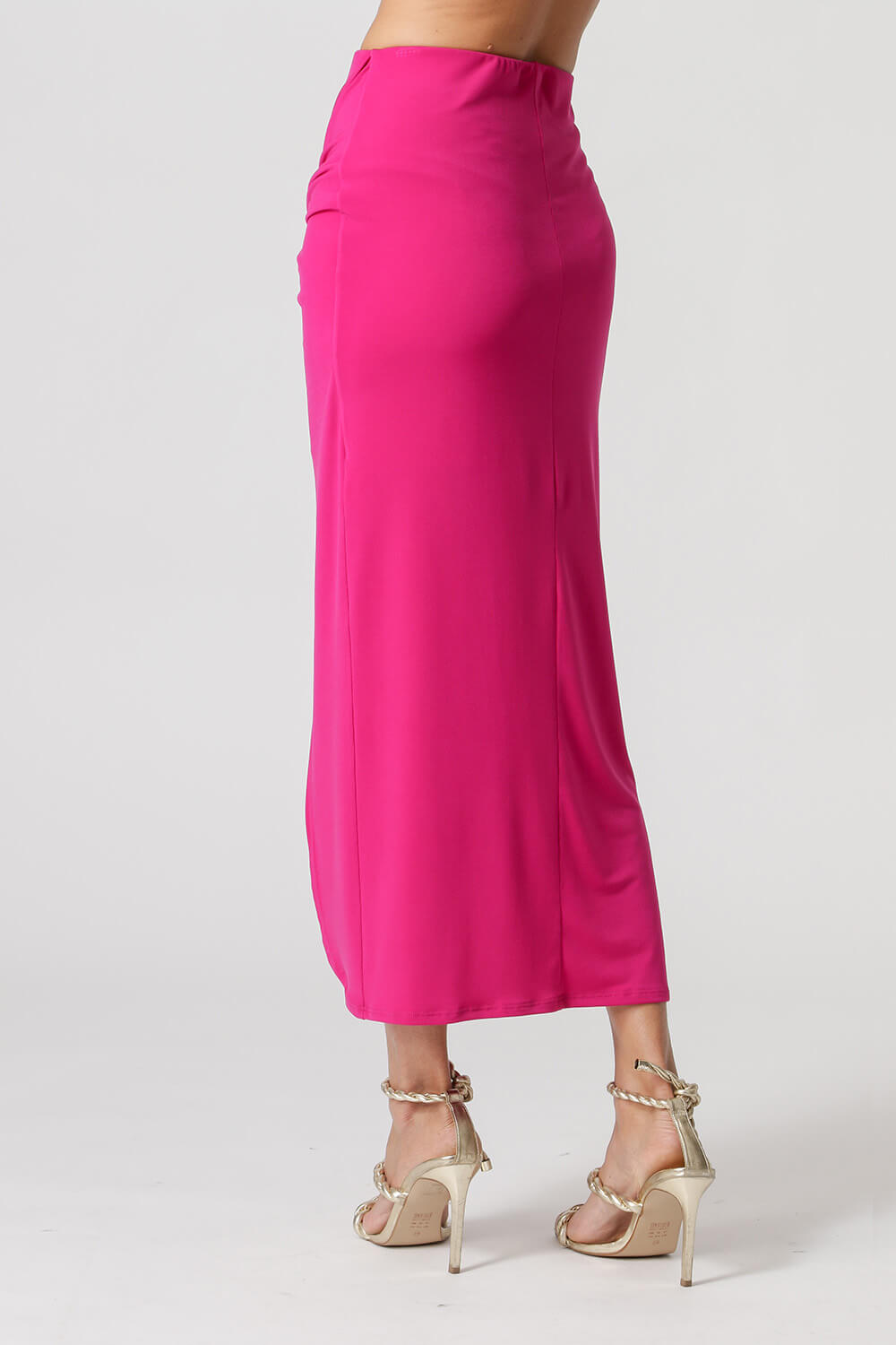 MAGENTA