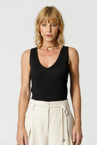 Blusa recta con espalda trenzada - NEGRA