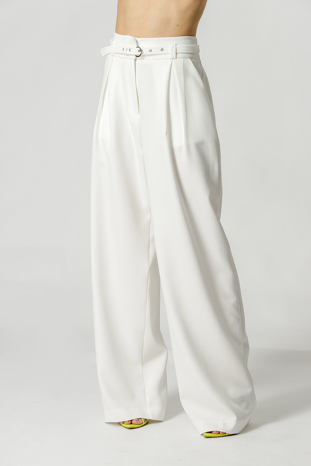 OFF WHITE