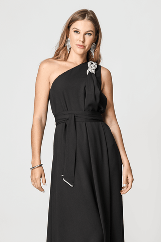Vestido Longo Com Faixa e Detalhe de Strass - PRETO