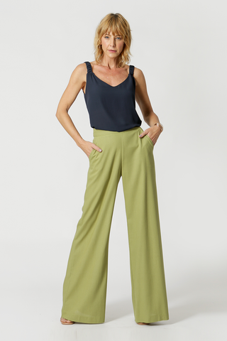Blusa Decote V Alça Franzida - MARINHO 3