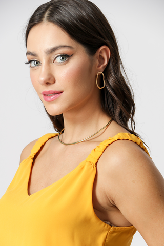 Blusa Decote V Alça Franzida - MOSTARDA