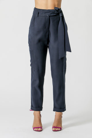 Pantalones cargo zanahoria con cinturón - AZUL MARINO