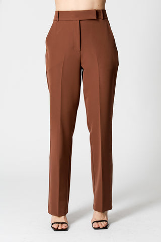 Pantalones minimalistas de tiro recto - TABACO