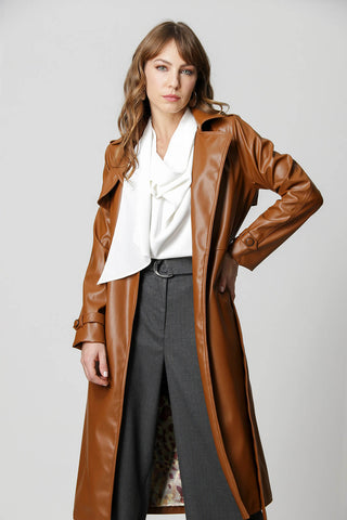 Gabardina de piel sintética - CHOCOLATE