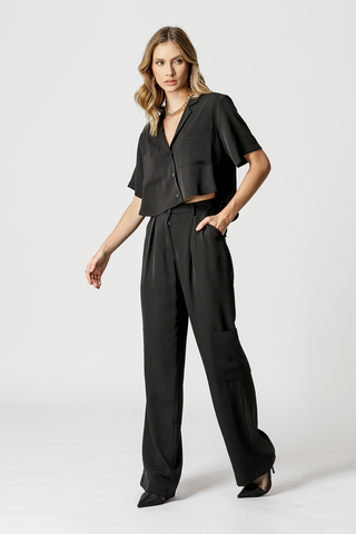 Calça Reta Com Bolsos - PRETO