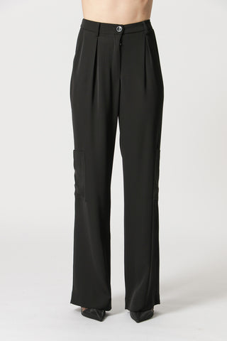 Calça Reta Com Bolsos - PRETO