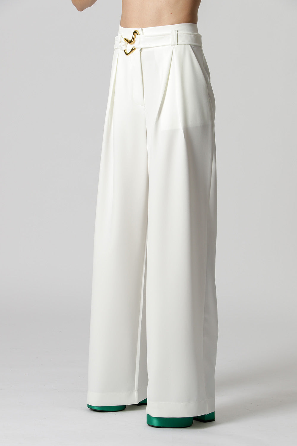 OFF WHITE
