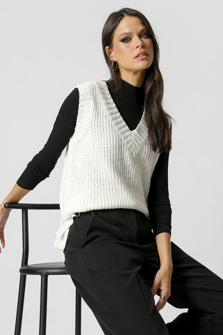 Colete Tricot Com Fivela - OFF WHITE