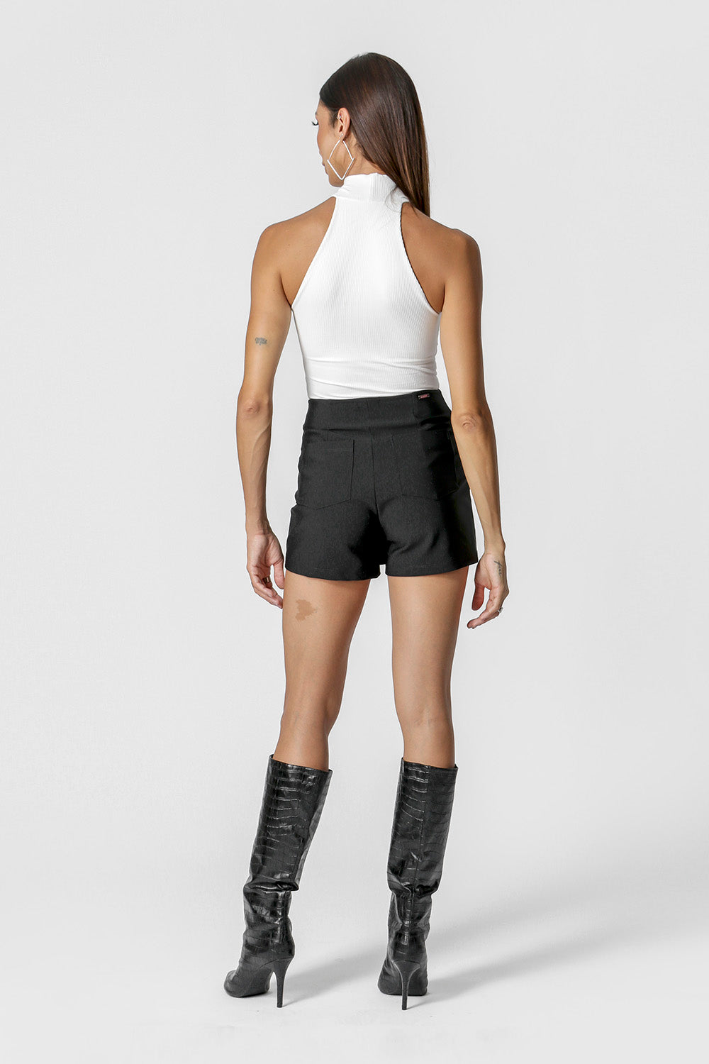 OFF WHITE