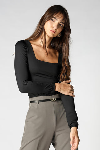 Blusa de Manga Longa com Decote Quadrado - PRETO