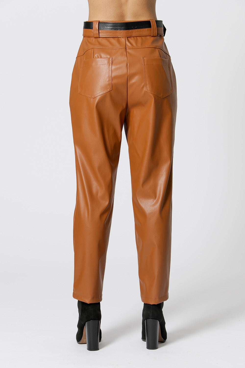Calça Cenoura Em Couro Sintético – Trimix