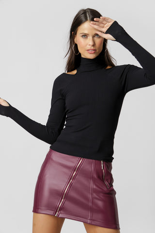 Blusa con hombros descubiertos - NEGRO