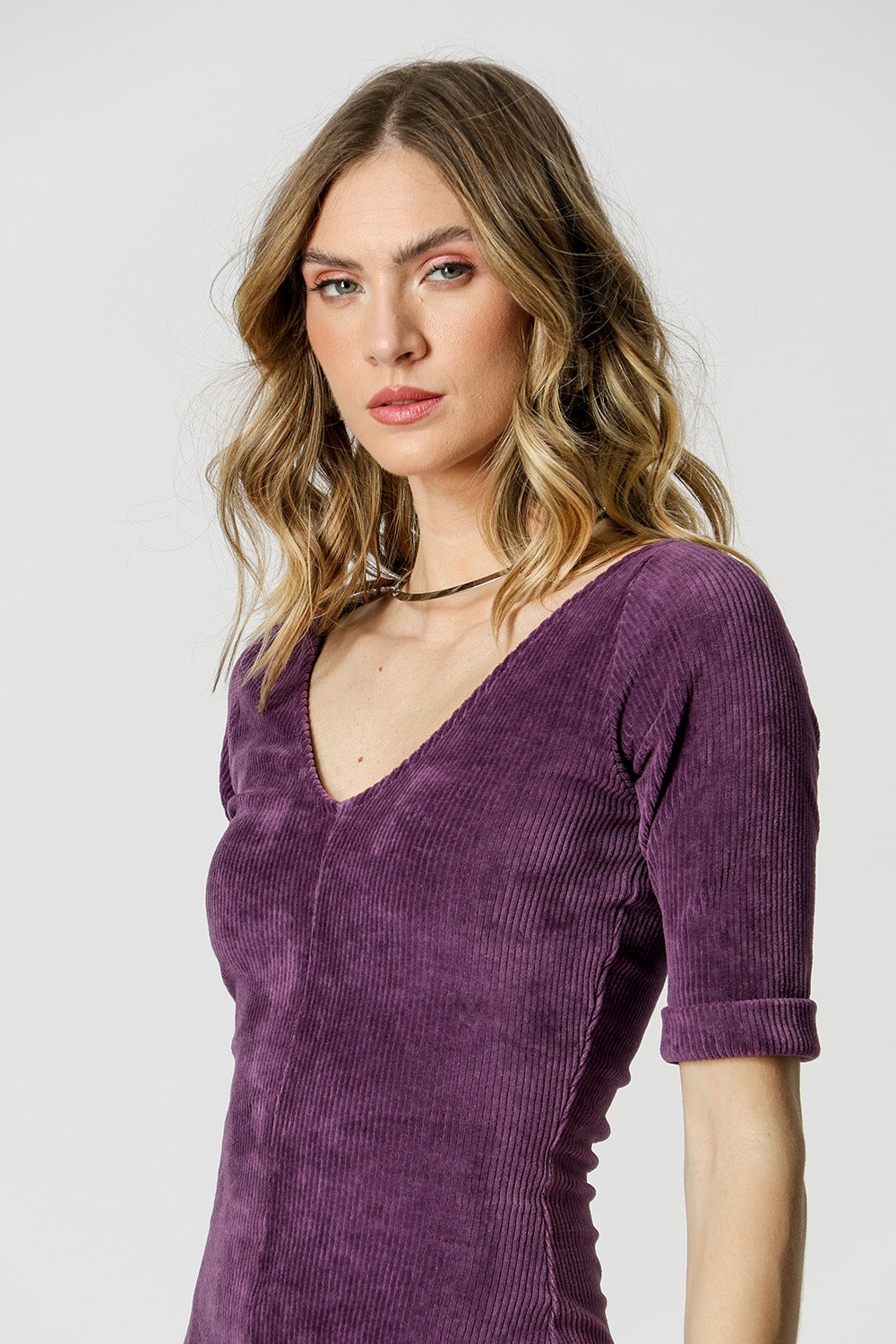 ROXO ESCURO