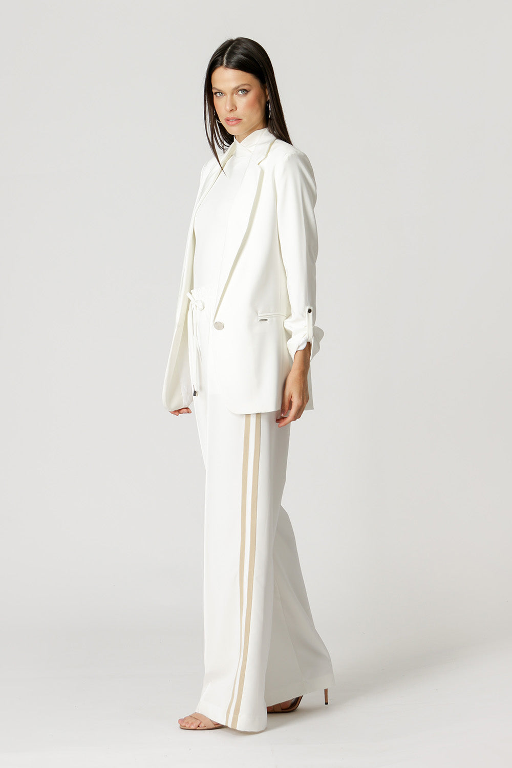 OFF WHITE