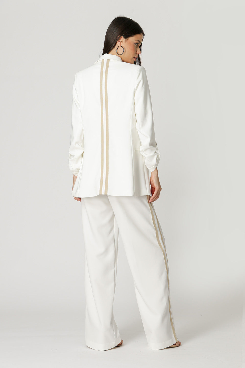 OFF WHITE