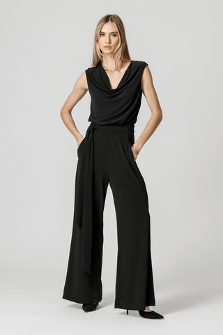 Macacão Pantalona Com Faixa - PRETO