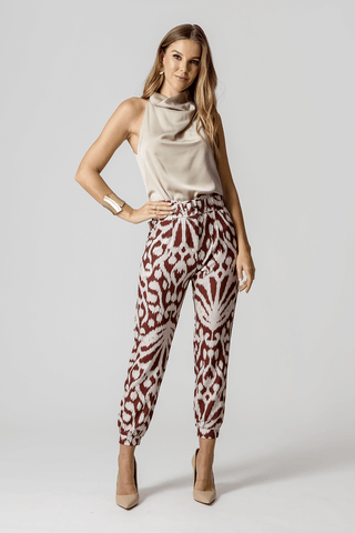 Calça Jogger com Cinto Estampada - MARROM 3066