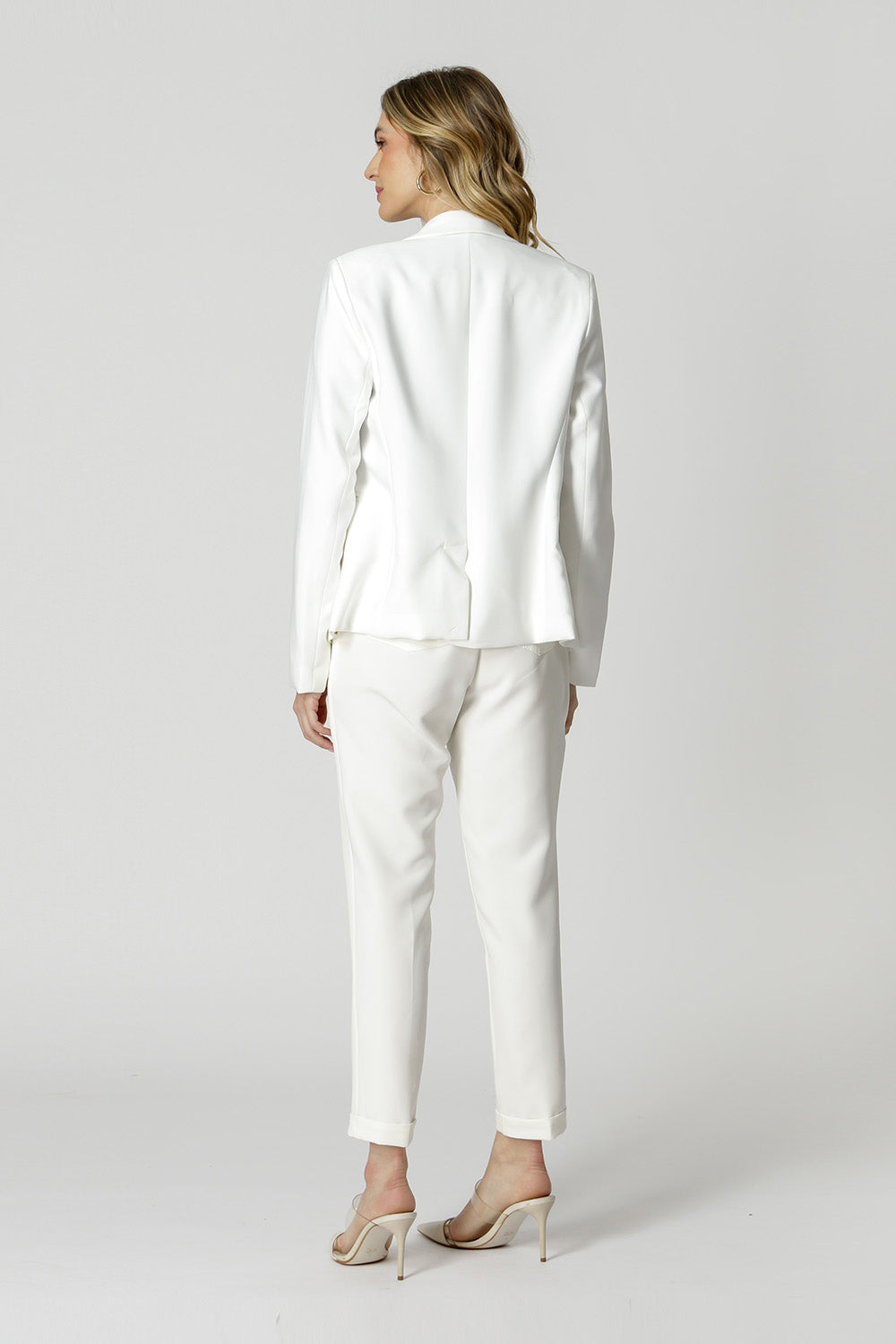 OFF WHITE