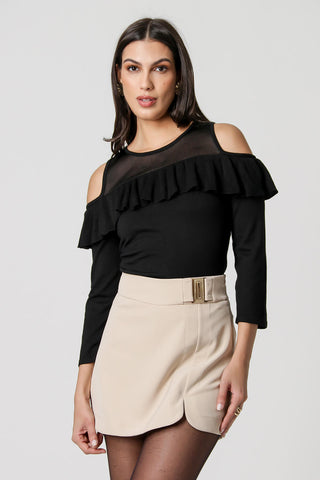 Blusa de volantes con hombros descubiertos y línea recta - NEGRA